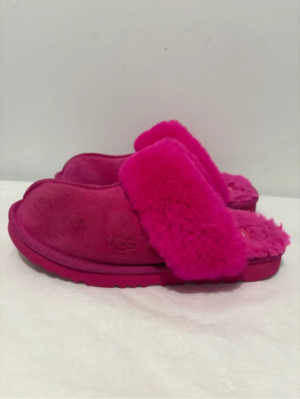 UGG Women's Bright Fuchsia Shearling Slide Slippers